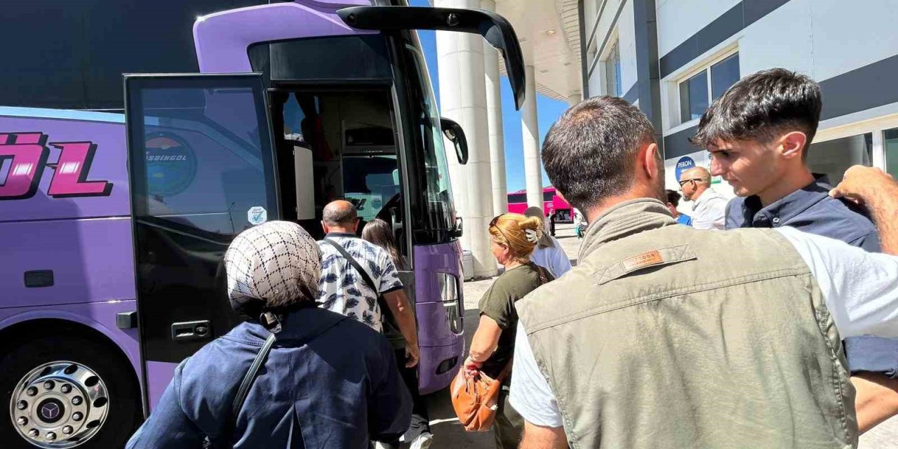 Üniversite sezonu açıldı, otogarlarda yoğunluk başladı