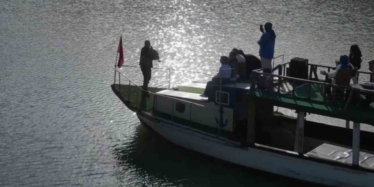 Tortum Gölü’nde Karadeniz ezgileri yankılandı