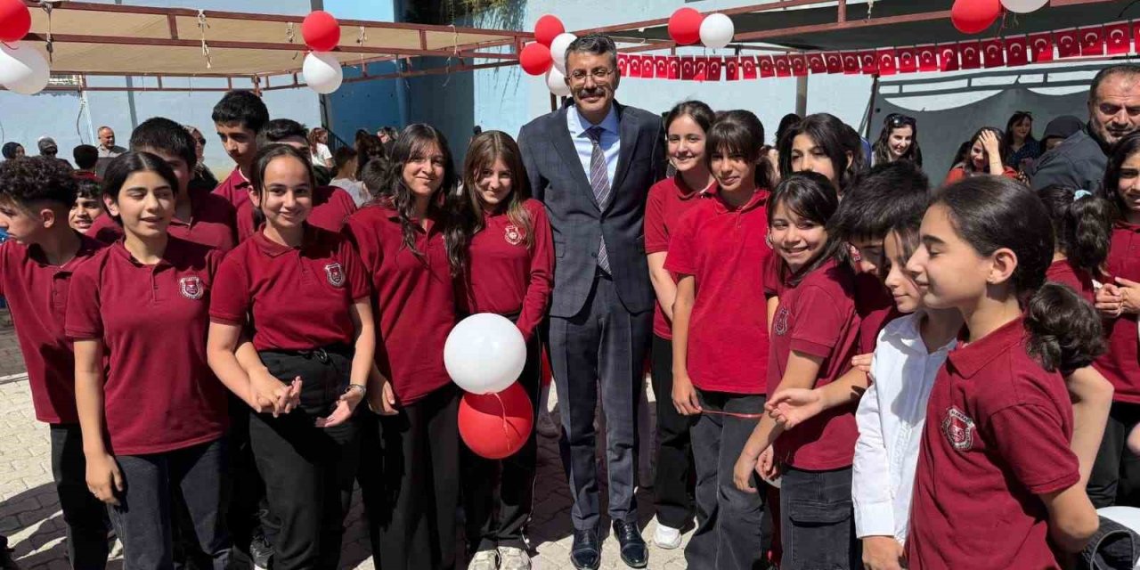 Hakkâri’de İlköğretim Haftası coşkusu