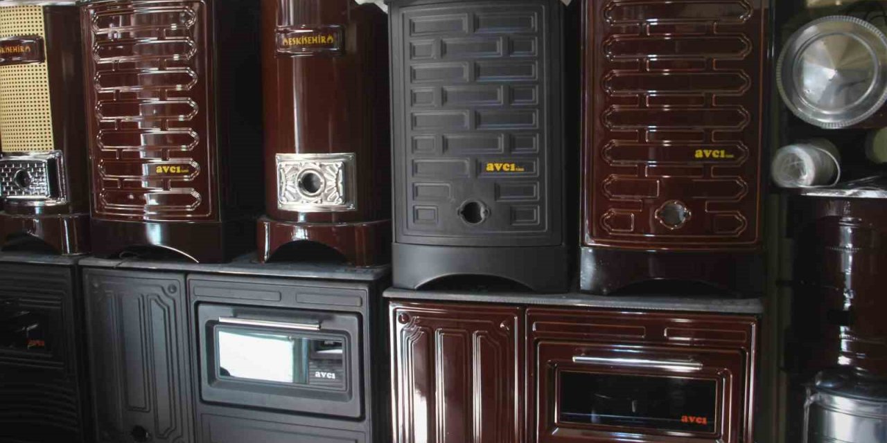 Erzincan’da havaların soğumasıyla birlikte sobalara rağbet başladı