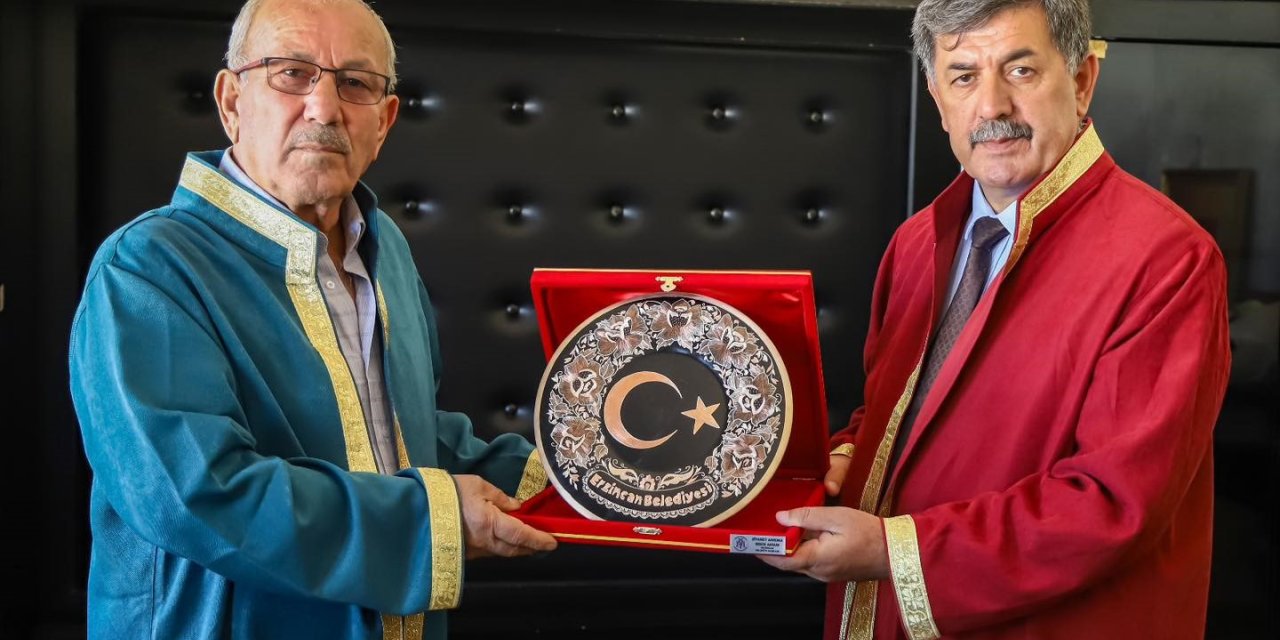 Erzincan’da "Yılın Ustası" unvanı mobilya ustasına