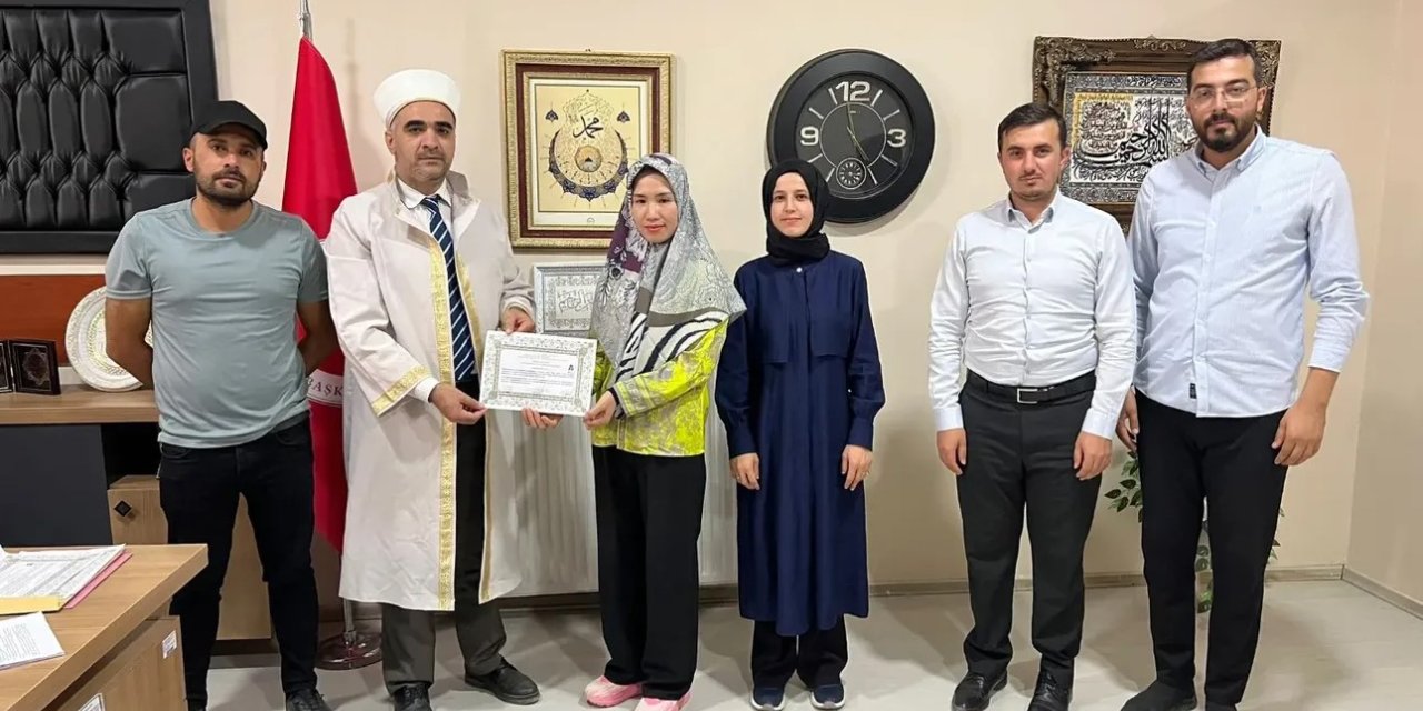 Vietnamlı kadın Yüksekova’da Müslüman oldu