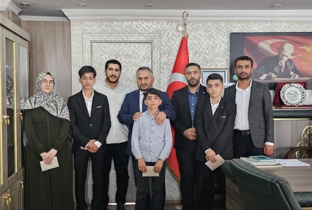 Hakkari’de "Kur’an-ı Kerim’i Yüzünden Güzel Okuma ve Hafızlık Yarışması" yapıldı