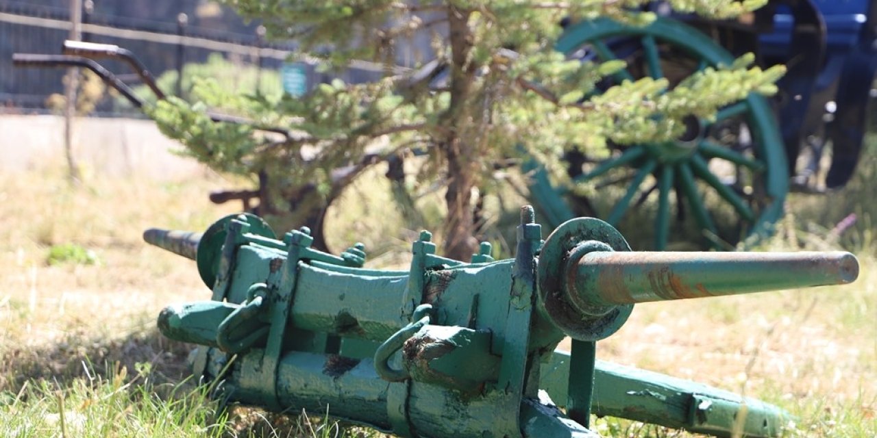 Ardahan’da eski tarım araç gereçleri ve eşyalar sergileniyor