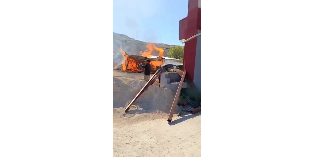 Malatya’da kereste deposunda korkutan yangın