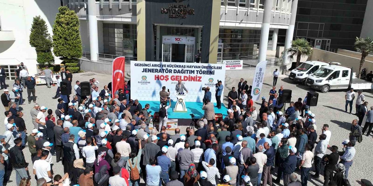 Malatya’da üreticilere 444 jeneratör ve 200 sıvat dağıtıldı