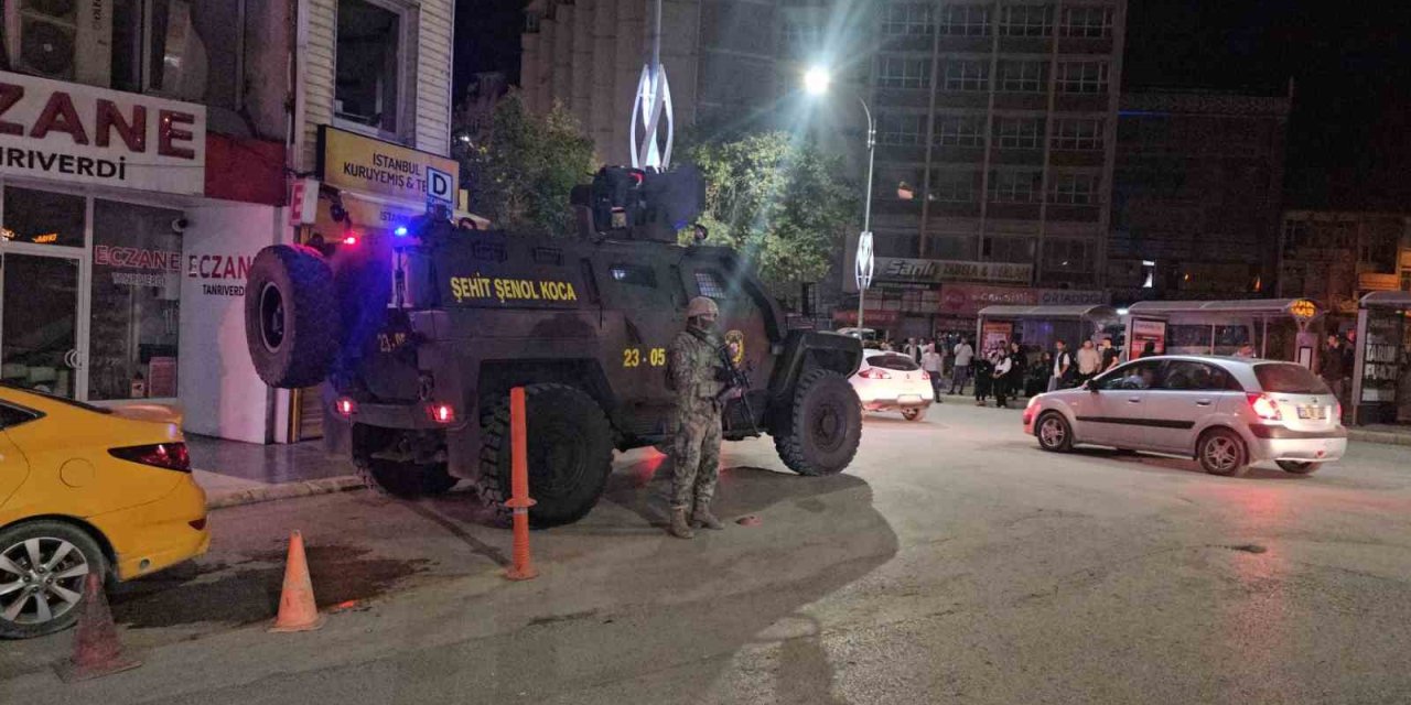 Elazığ’da geniş çaplı asayiş uygulamasında yüzlerce araç ve şahıs denetlendi