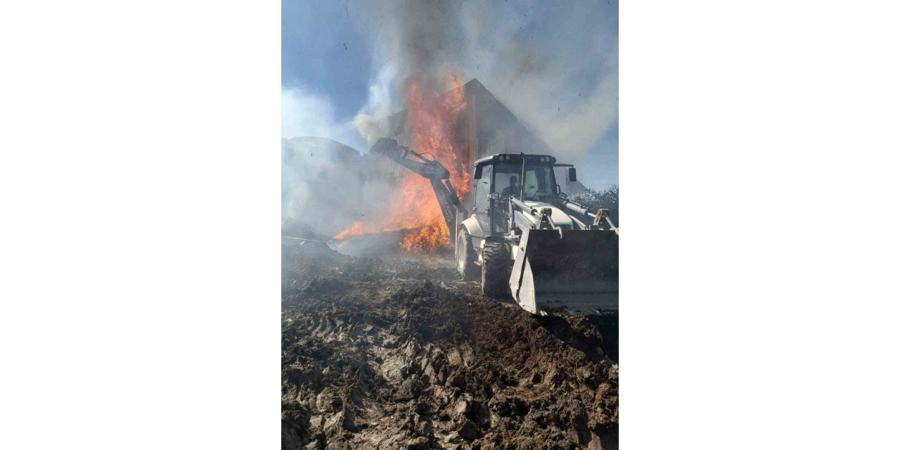 Elazığ’da samanlık yangını