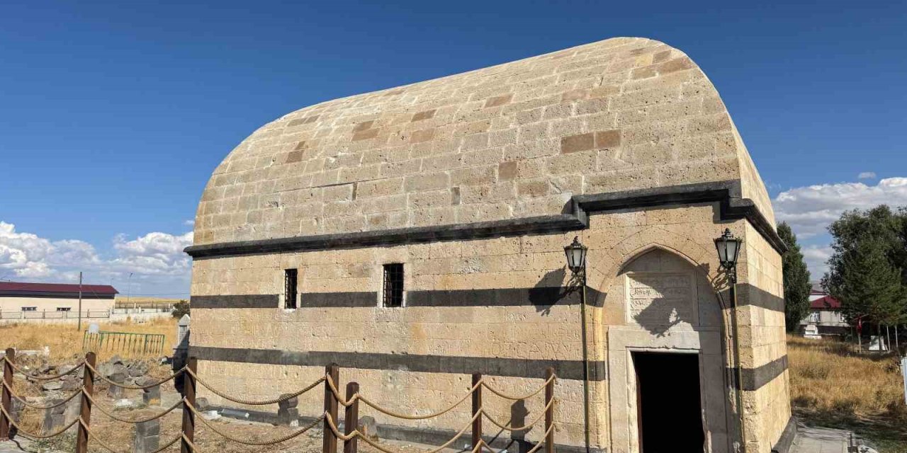 Ağrı’da tarihi Hamur Kümbeti restore edilerek yeniden ziyarete açıldı