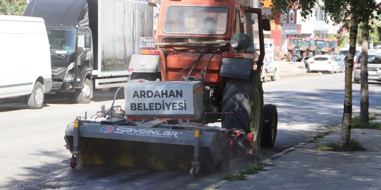 Belediye ekipleri, daha temiz bir Ardahan için çalışıyor