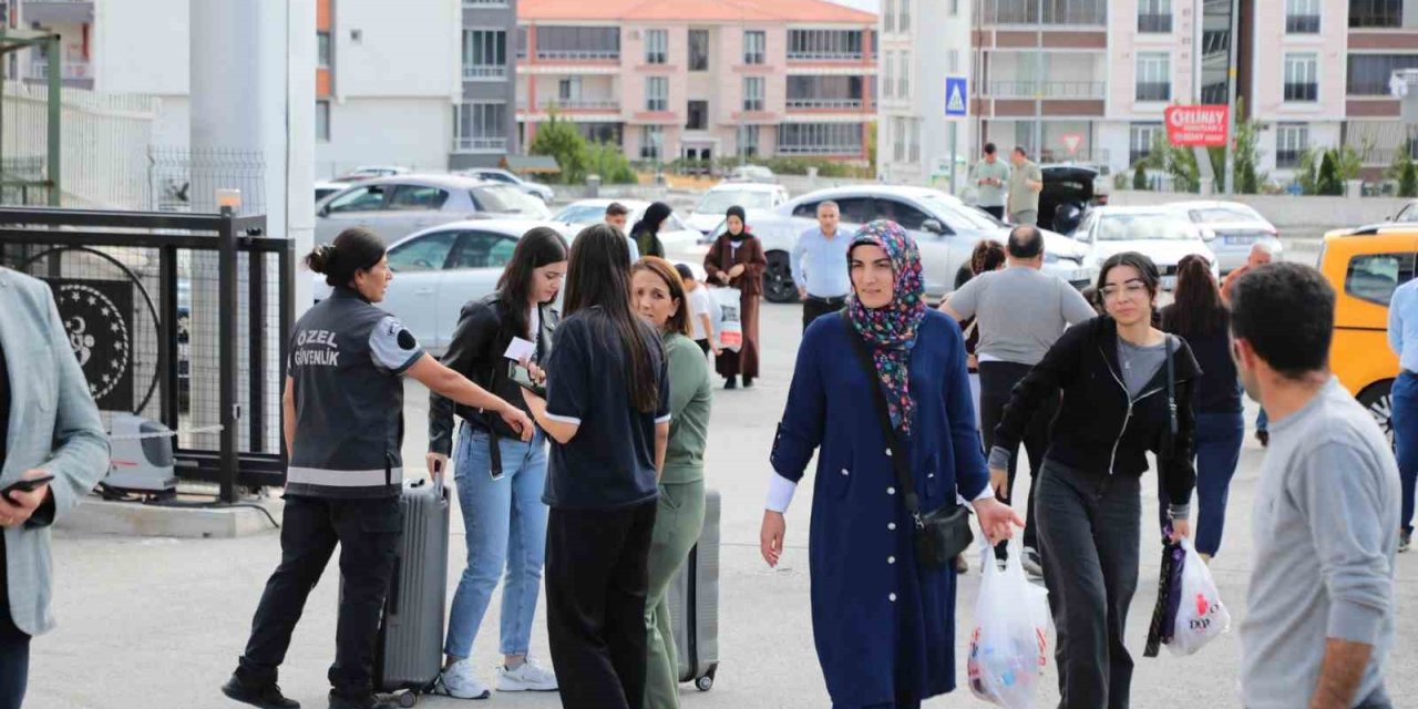 Üniversite öğrencileri Tulum Peyniri ve Cimin Üzümüyle karşılandı