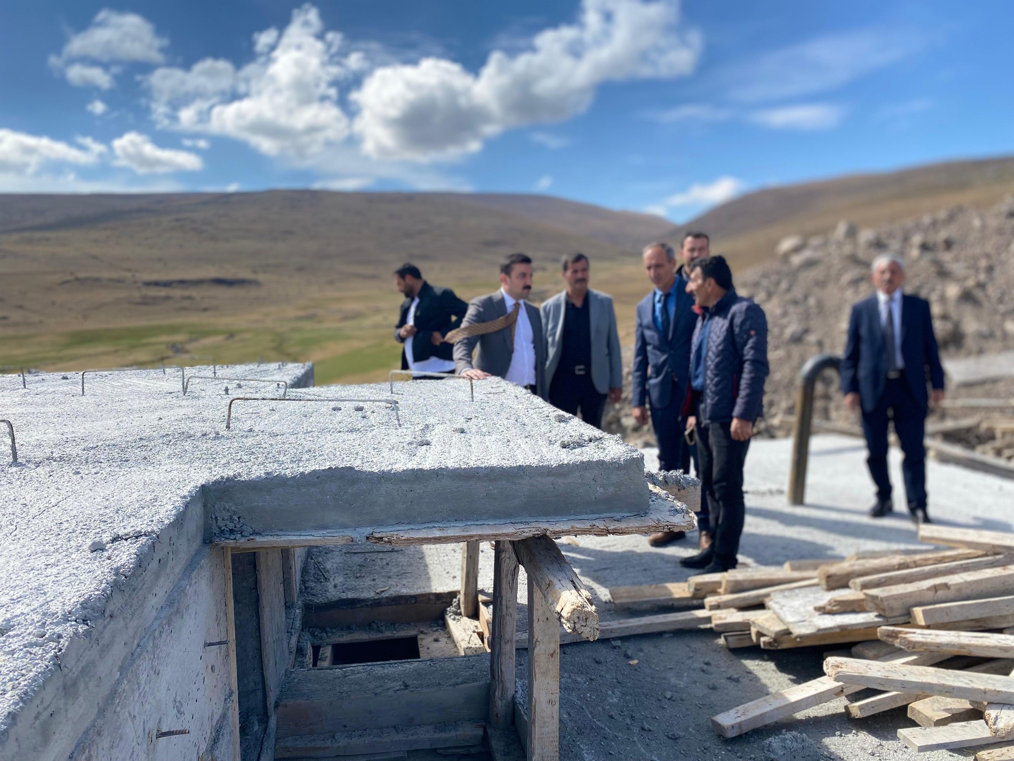 Kaymakam Akköz, Arpaçay'da Köylerde Yapılan Hizmetleri İnceledi