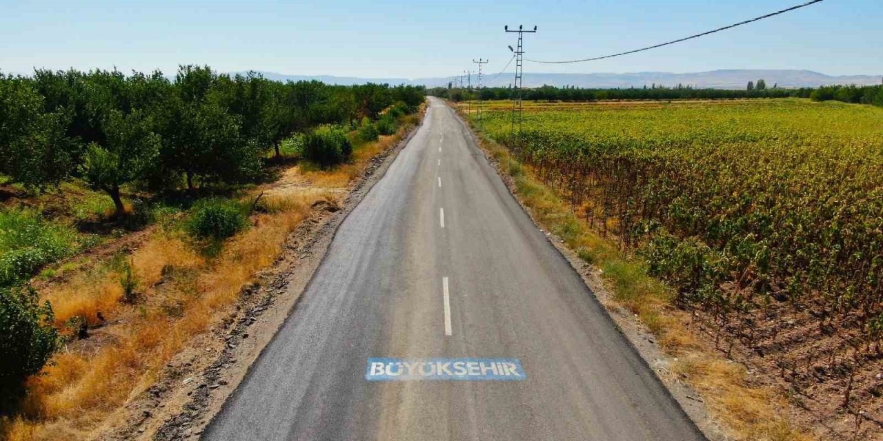 Malatya Büyükşehir’den ilçelerde yoğun yol ve asfalt mesaisi