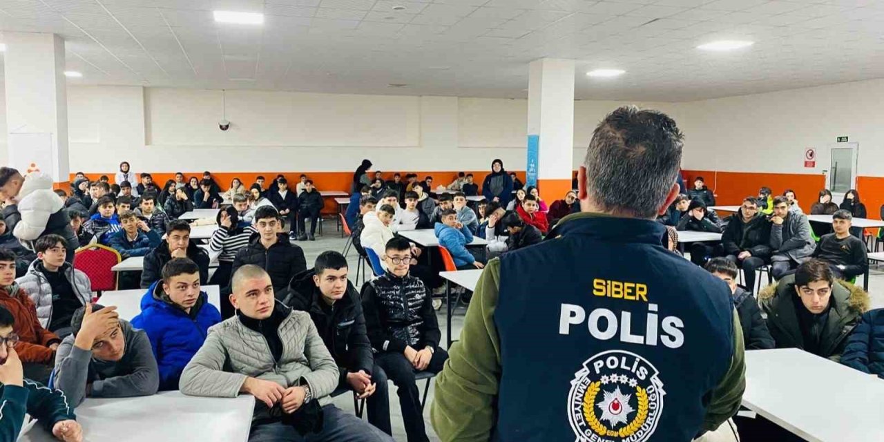 Erzurum polisinden sanal devriye