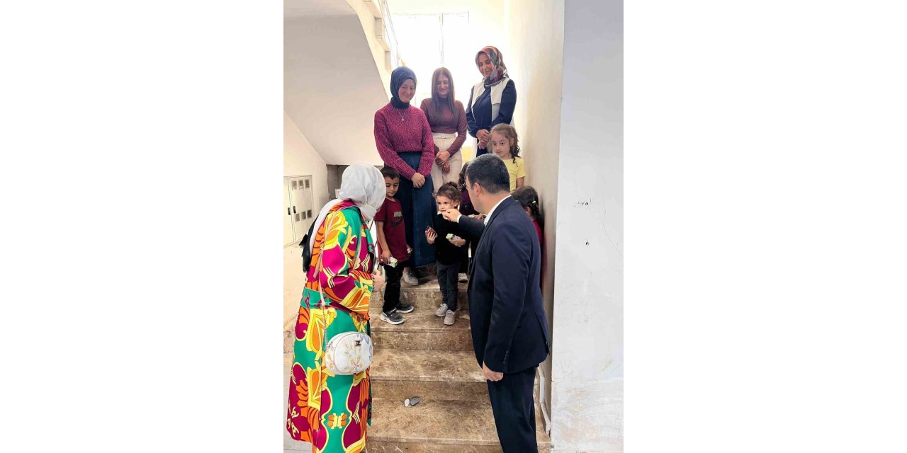 Patnos Kaymakamı ve eşi ADEM evlerini ziyaret etti