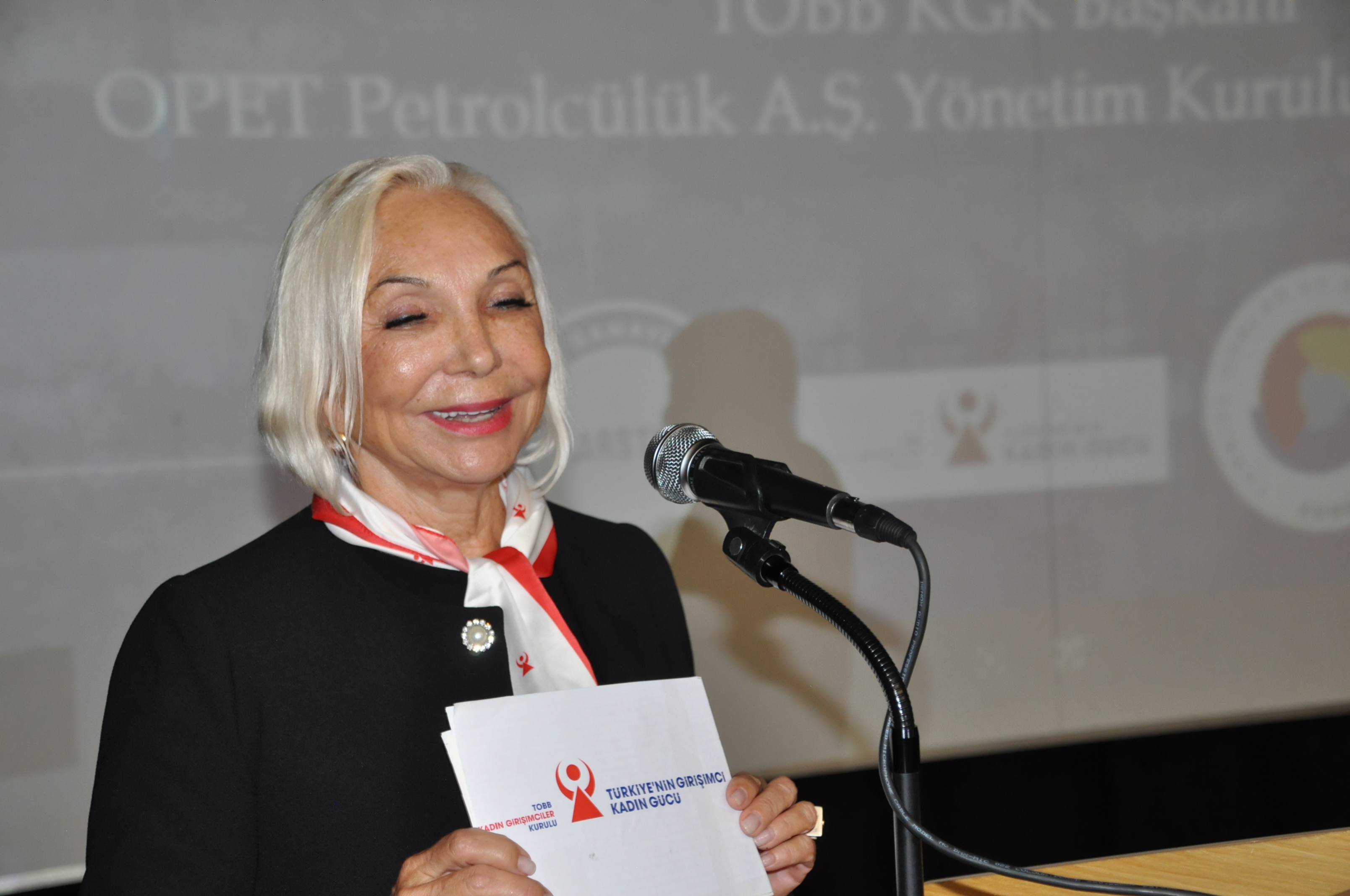 Erkeklere seslenen Öztürk: "Lütfen bizlere güvenin"