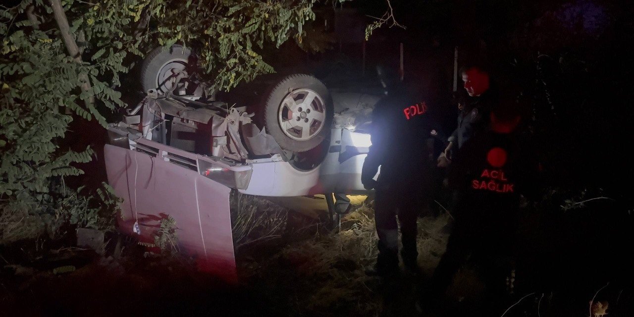 Polisten kaçan otomobil şarampole uçtu: 2 yaralı