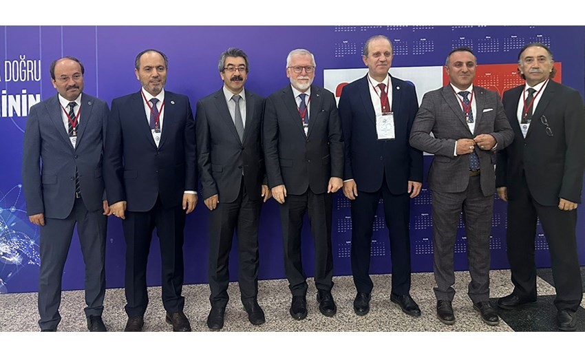 ETÜ Rektörü Prof. Dr. Bülent Çakmak, YÖK’ün "2030 Türk yükseköğretim yol haritası" toplantısına katıldı