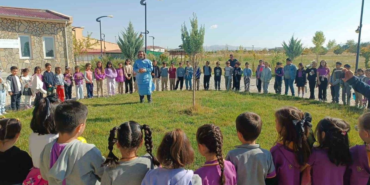 Van’da "4 Ekim Dünya Hayvanları Koruma Günü" etkinliği