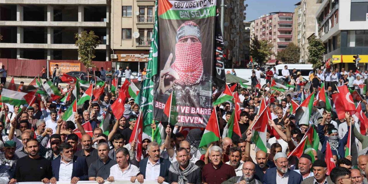 Elazığ’da ‘Sumud Filosu’ için yürüyüş yapıldı