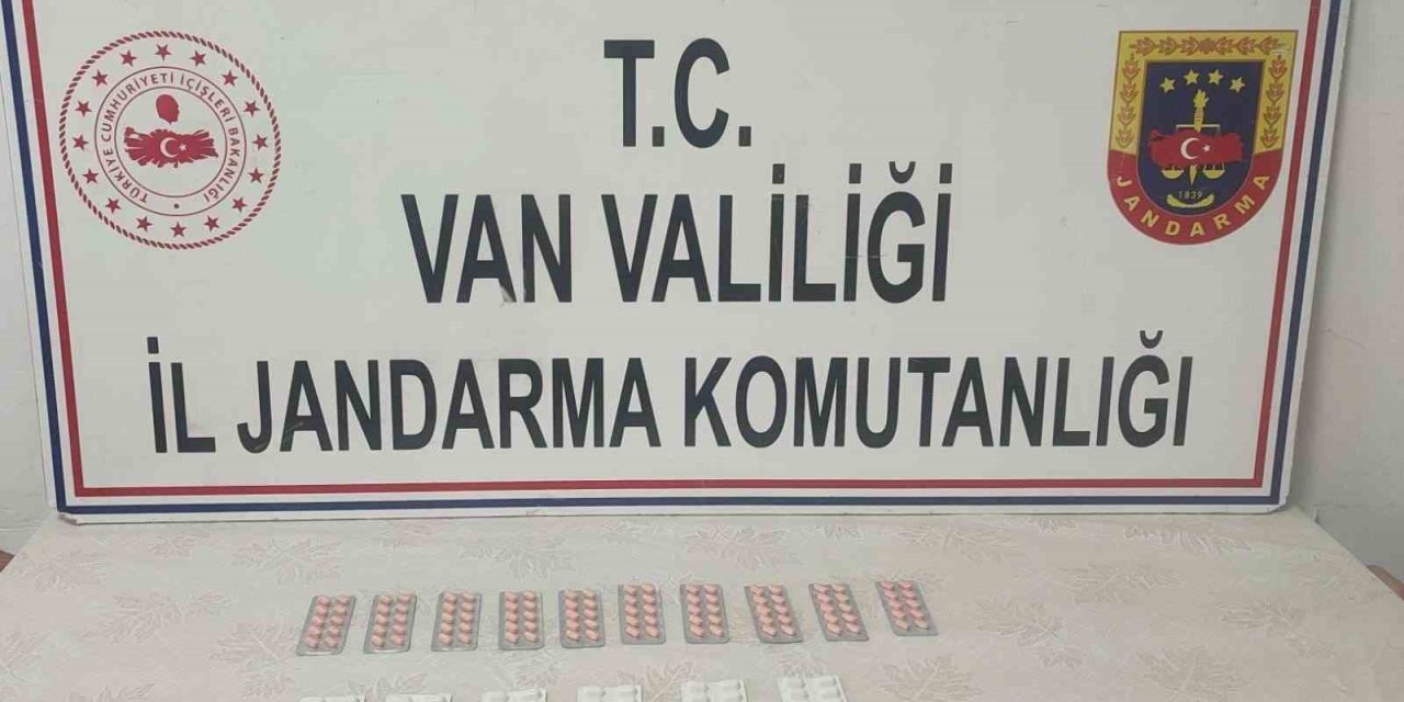 Van’da İran uyruklu şahsın üzerinden 160 adet uyuşturucu hap ele geçirildi