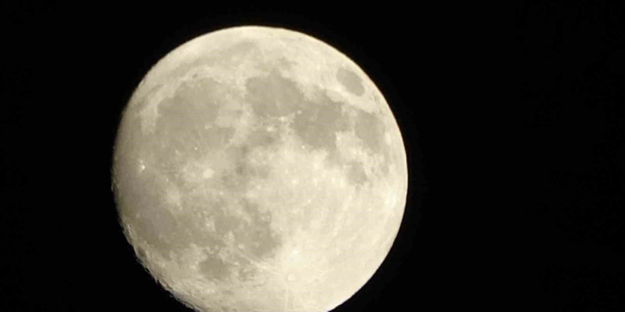 Erek Dağı dolunayda görsel şölen oluşturdu