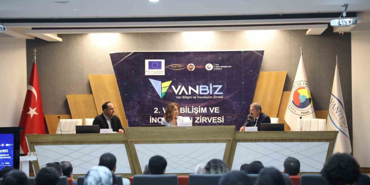 Van Bilişim ve İnovasyon Zirvesi büyük ilgi gördü