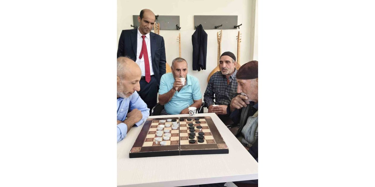 Arıcak’ta  dama turnuvası başladı