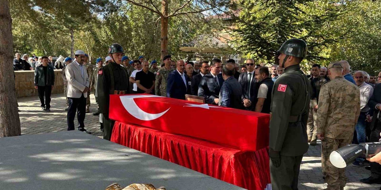 95 yaşında hayatını kaybeden Kore Gazisi son yolculuğuna uğurlandı