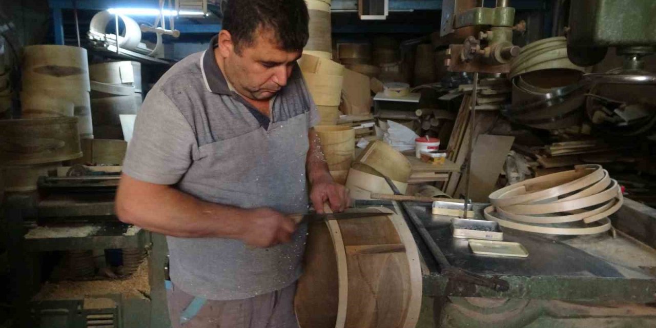 Malatyalı Koşar ailesi, üç kuşaktır davul üretiyor