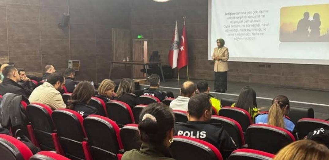 Kars’ta polislere “İletişim ve Yaşam Becerileri” eğitimi