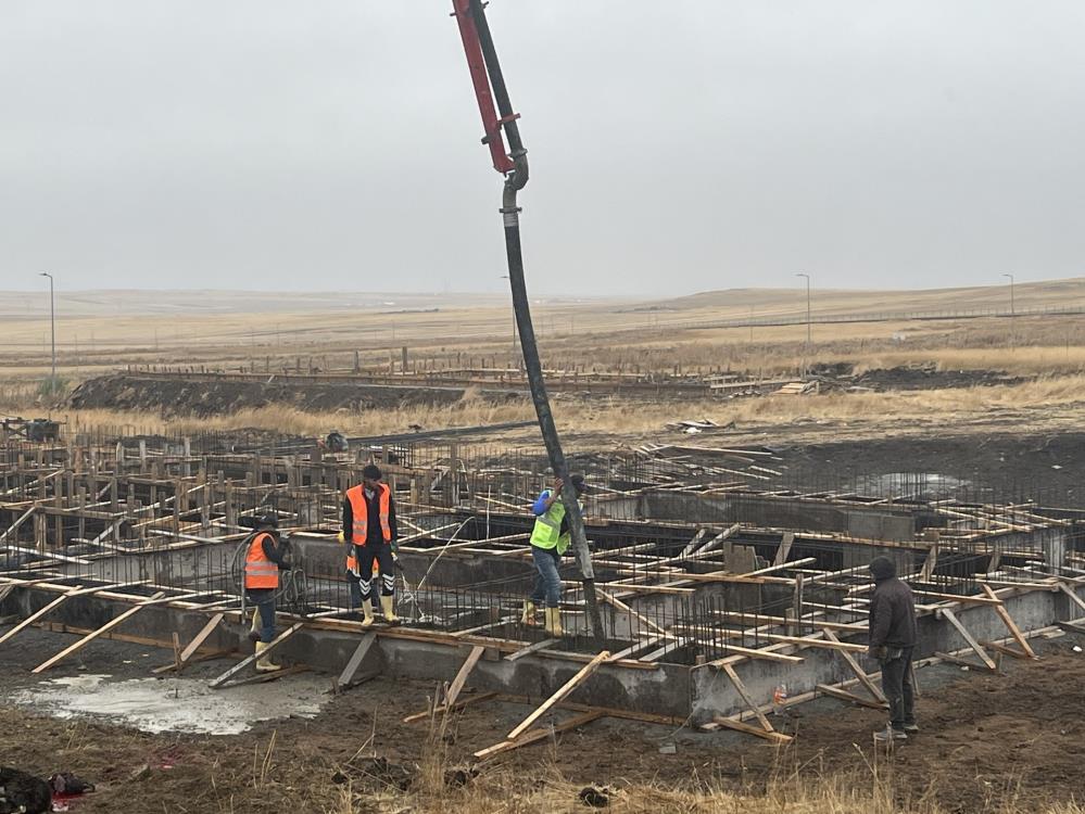 Kars TDİ Besi ve Süt OSB’de TKDK Destekli 100 başlık besi işletmesinin temelleri atıldı