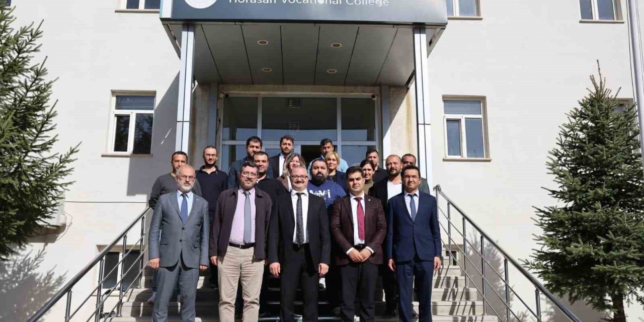 Rektör Hacımüftüoğlu, Horasan MYO’yu ziyaret etti