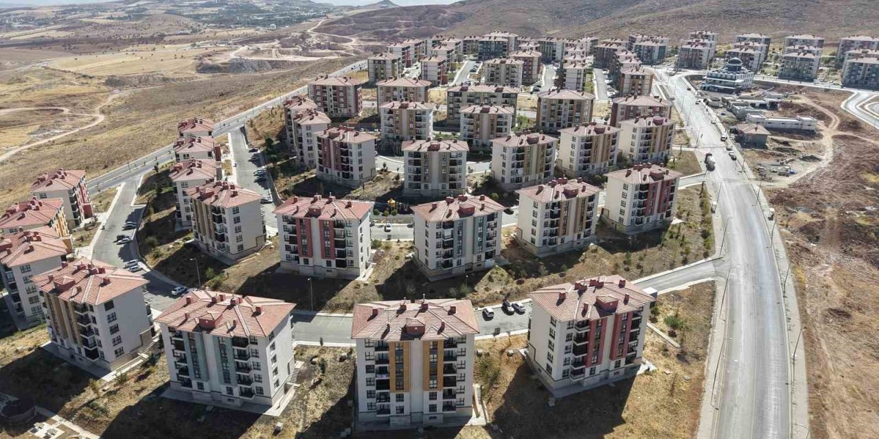 Cumhurbaşkanı Erdoğan TOKİ eliyle kiralık konut kampanyasını açıklamıştı: En güzel örneği Elazığ