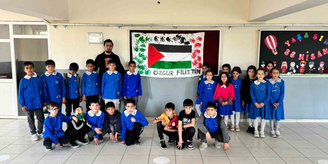 Minik yüreklerden Filistin’e destek