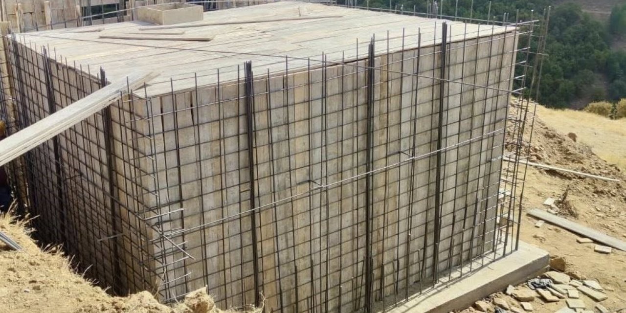 İçmeler köyünde içme suyu deposu yapım çalışmaları sürüyor