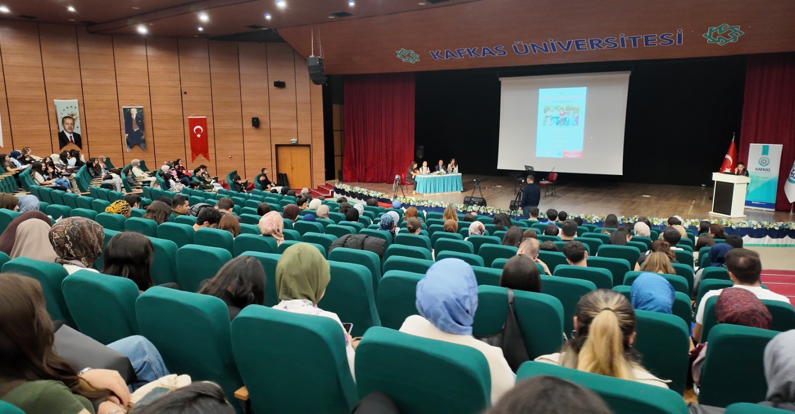 Kars’ta “Bağımlılık ve Toplumsal Farkındalık Paneli” düzenlendi