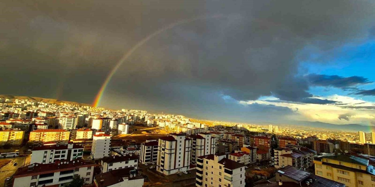 Elazığ’da gökkuşağı şöleni