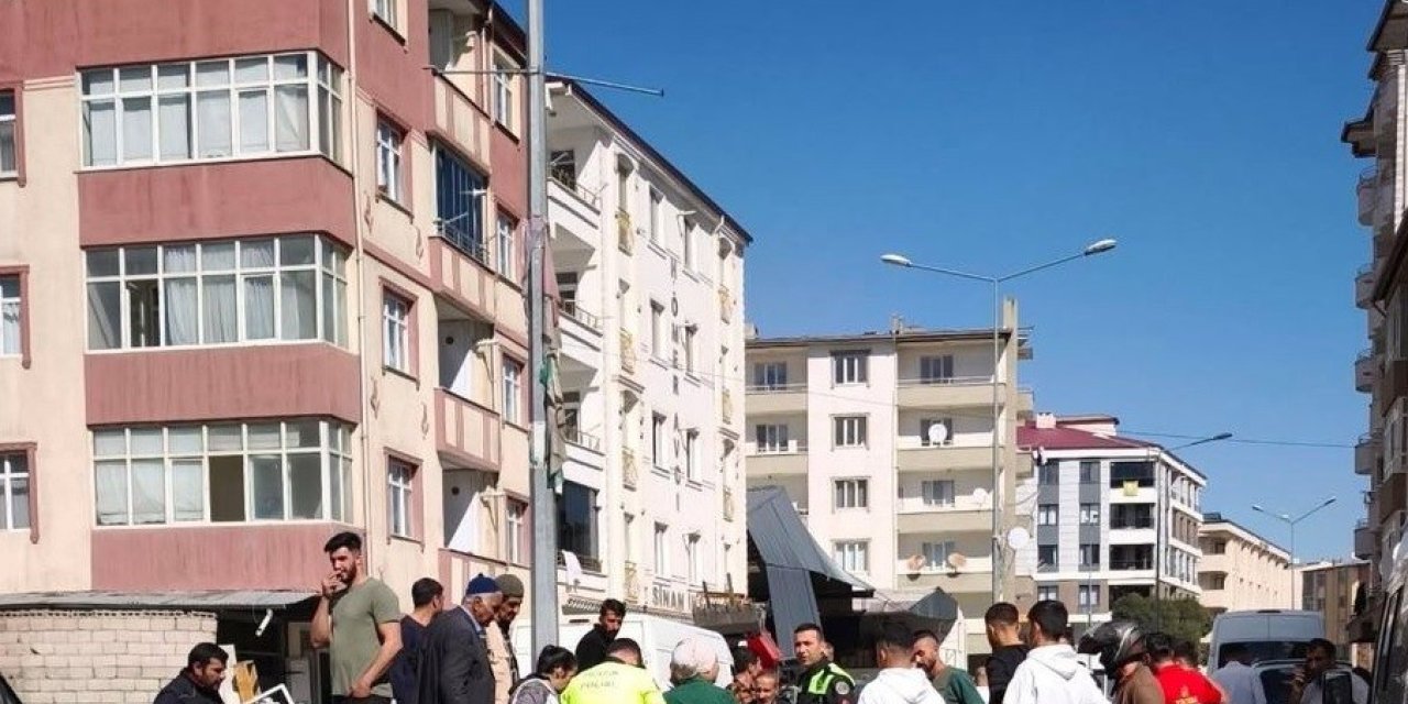 Iğdır’da otomobil motosiklete çarptı: 1 yaralı