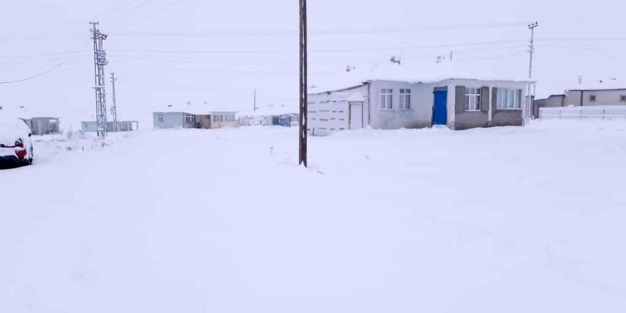 Aşkale beyaza büründü