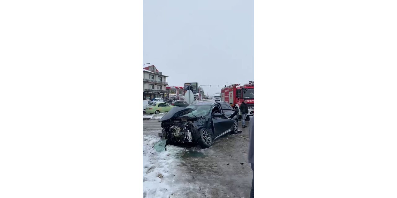 Kar yağışı trafik kazalarına neden oldu