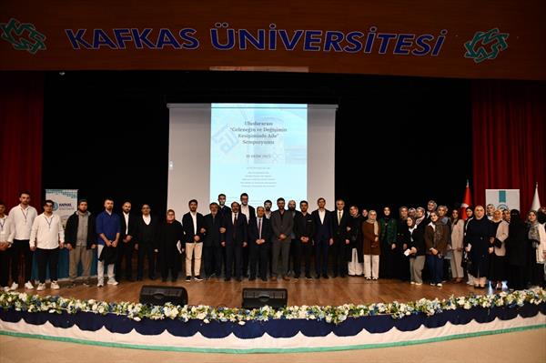 Kars'a 94 akademisyen geldi