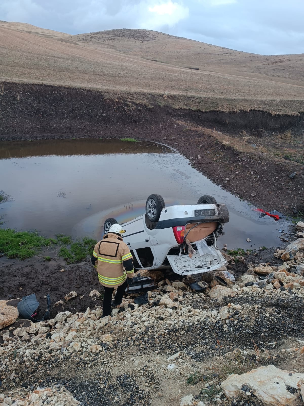 Kars’ta otomobil takla attı: 1 yaralı