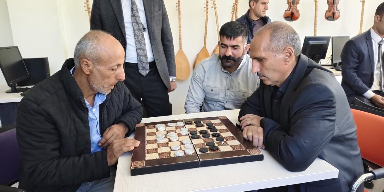 Arıcak’taki Dama Turnuvası’nda  yarı final heyecanı