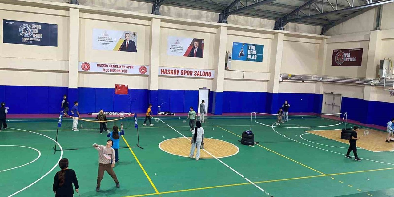 Hasköy’de badminton antrenmanları yoğun katılımla sürüyor