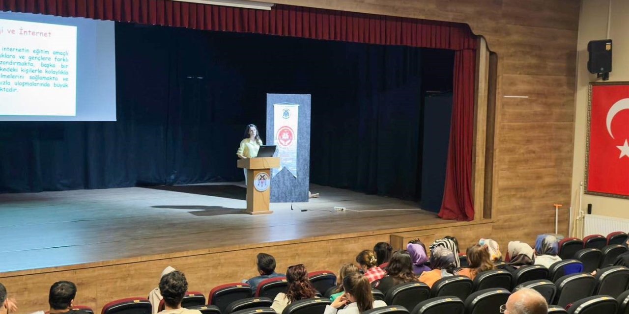 Belediye personeline bağımlılık eğitimi verildi