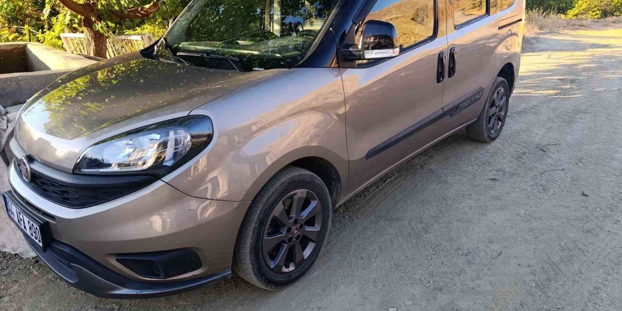 Dolandırıcılara kaptırdığı 1 milyonluk aracını 480 bin TL ödeyerek geri aldı