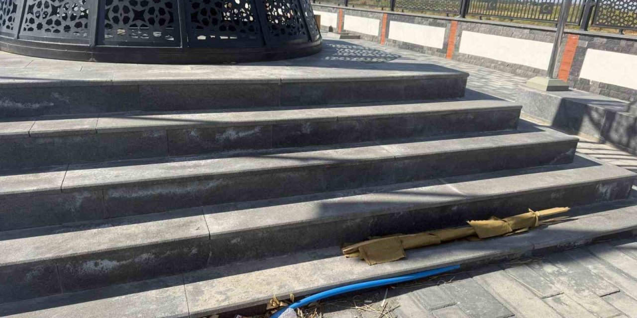 Dilucu Şehitleri Anıtı’ndaki kirlilik tartışması: Haberi yapan gazeteci gözaltına alındı