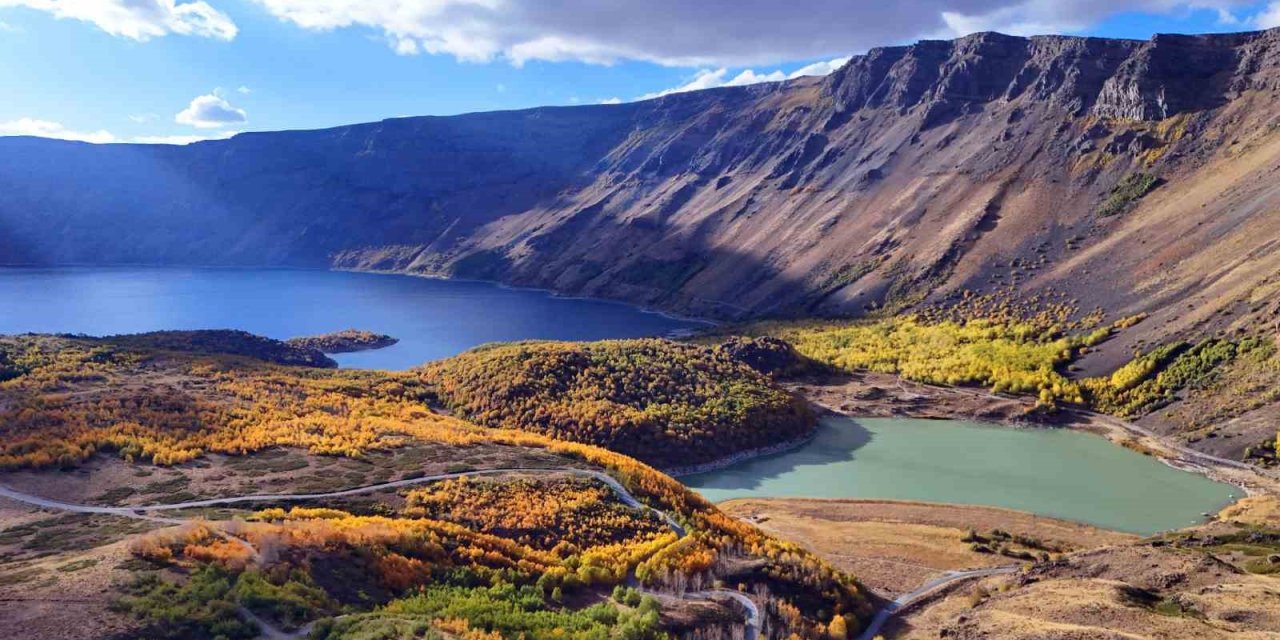 Nemrut Kalderası’nda hayranlık uyandıran sonbahar güzelliği