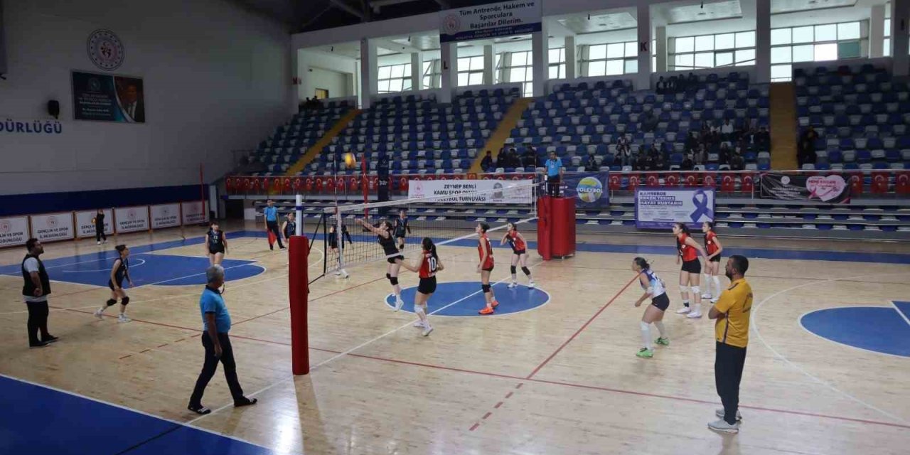 Malatya Voleybol, evinde fırtına gibi esti